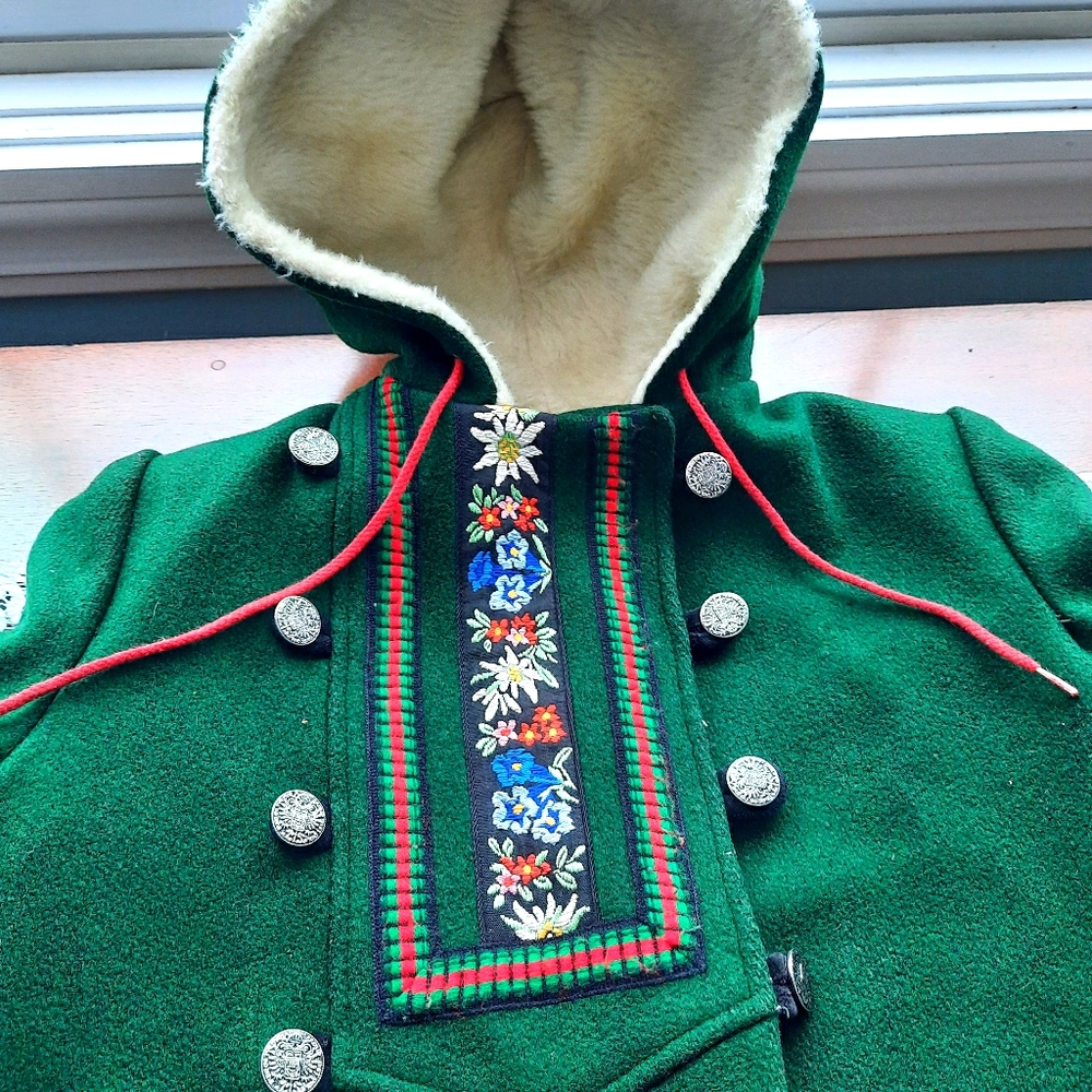 Vintage girl's Macwil Made In USA Wool hooded coat